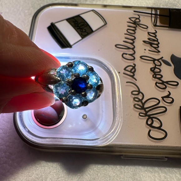 Sterling Silver flower ring - Picture 15 of 17